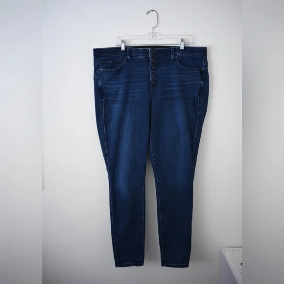 Torrid Bombshell Skinny High-Rise Size 22 Tall Jeans - Picture 3 of 13